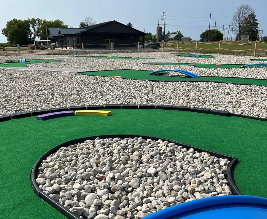 Mini Links Anywhere Links Junior Miniature Golf Course - Image 2