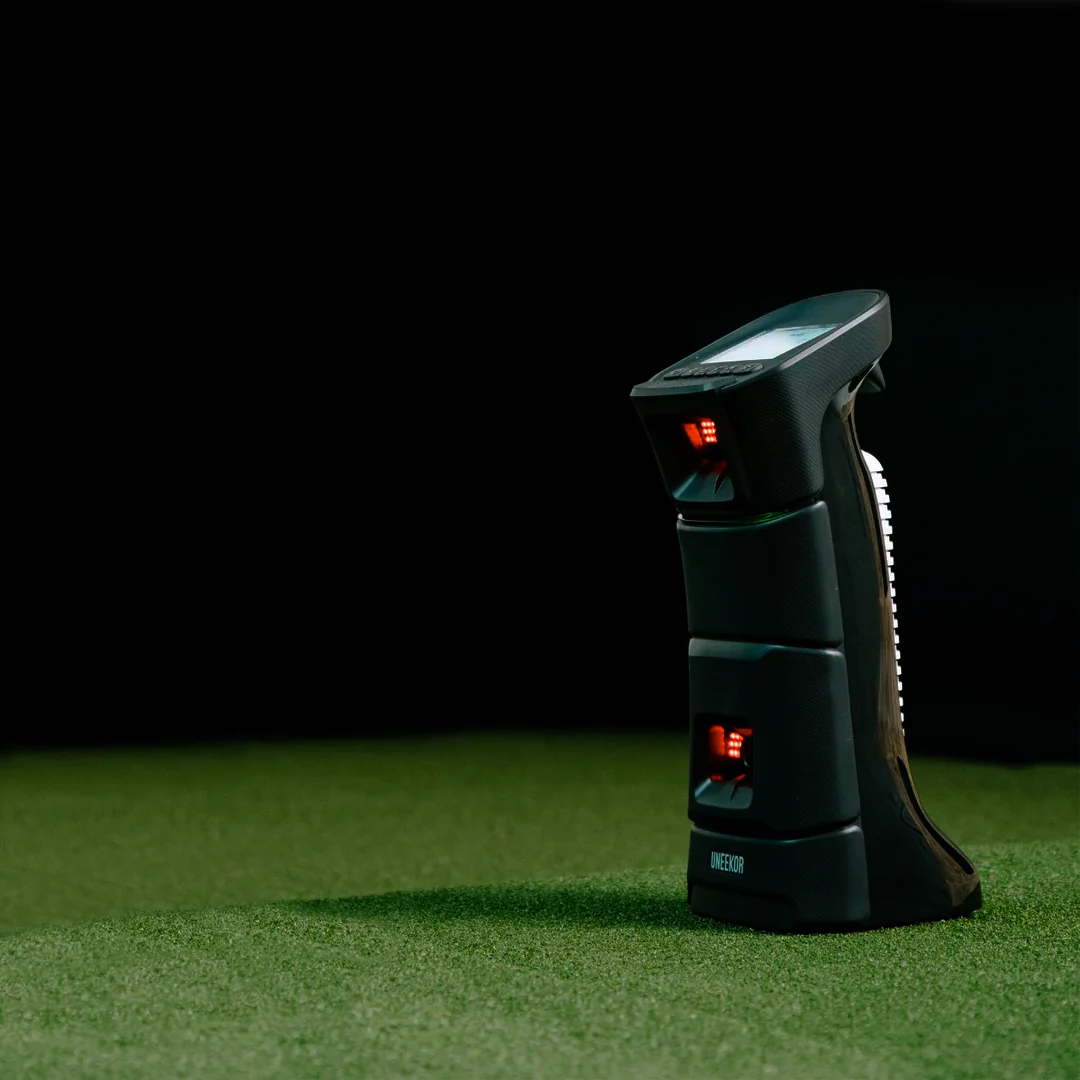 Uneekor Eye Mini Golf Simulator - Image 2