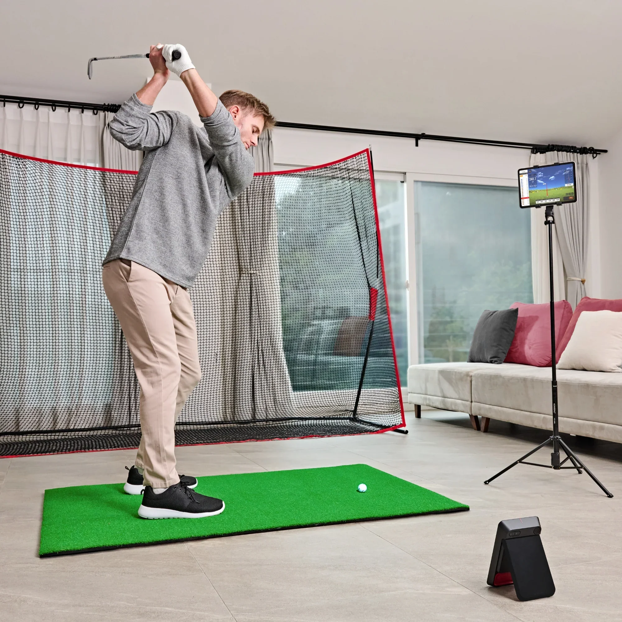 Voice Caddie SC4 PRO Golf Launch Monitor + 3D Driving Range Simulator - Image 4